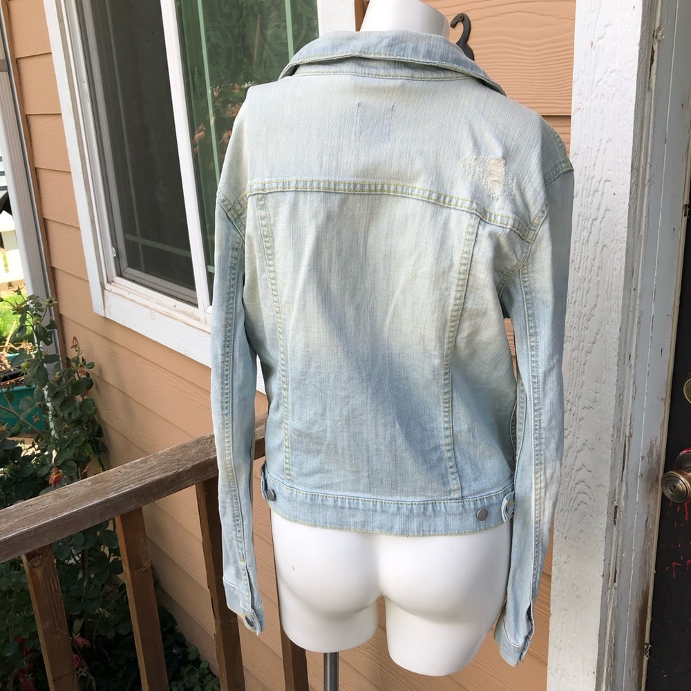 Gap Distressed Light Denim Jacket Small - image 4